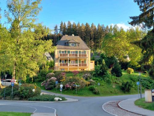 Bad Elster Apartment | Villa Goldbrunnen Ferienwohnung 3