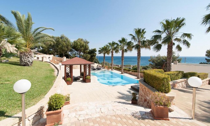 Patu House | Villa Gregory