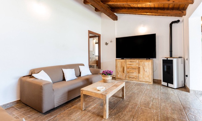 Quartu Sant'Elena Villa | Villa 'Harmony' with Private Terrace, Wi-Fi and Air Conditioning