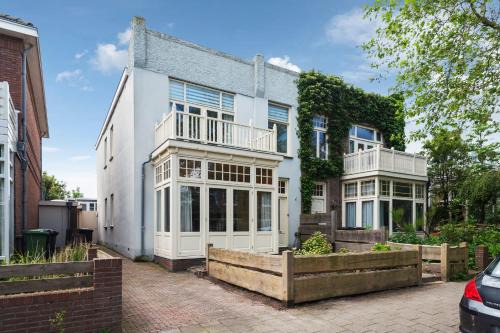 Zandvoort House | Villa Harry with private parking