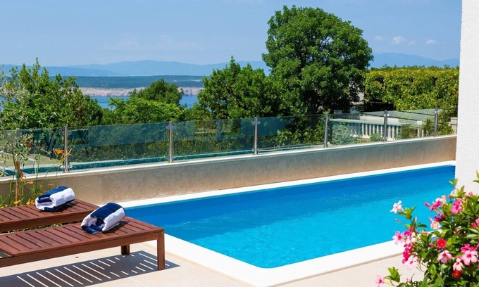 Klanfari Villa | Villa Hedera/Casa Hedera with Private Pool