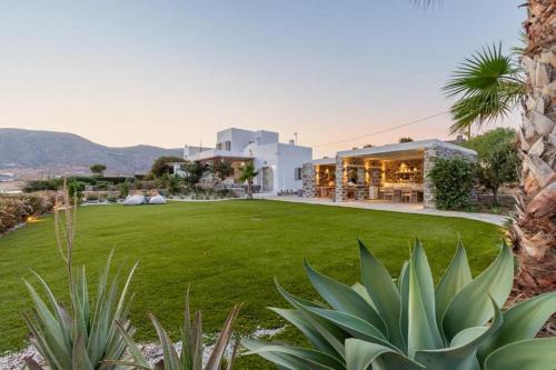 Paros Villa | Villa Helíos on Golden Beach