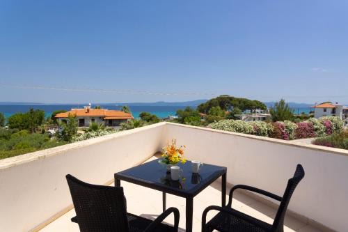 Pefkochori Apartment | Villa Helga Exotic