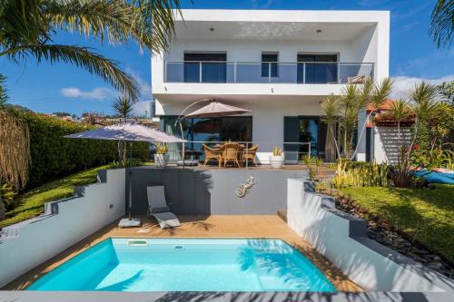 Estreito da Calheta Villa | Villa Hibiscus by An Island Apart