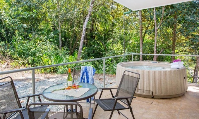 Parrita House | Villa Iguana - Great place & privacy with Jacuzzi & WiFi