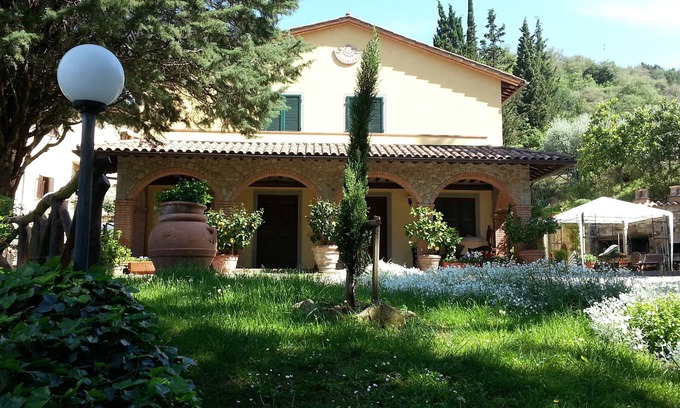 Cortona Villa | villa immersa nel verde con vista mozzafiato