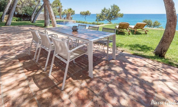 Tamarit Villa | Villa in front of the Sea in Tamarit - Tarragona · VILLA DALI