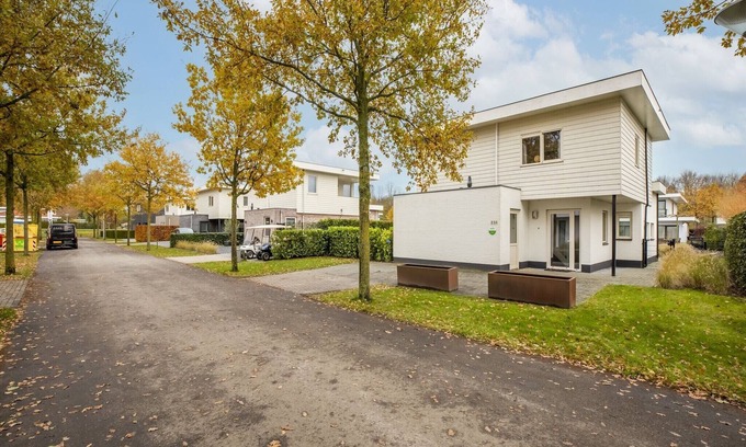 Zeewolde Villa | Villa in Harderwijk with Sauna and Pier