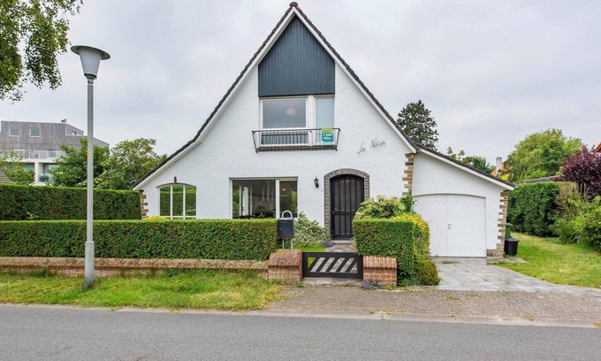 Koksijde-Bad Villa | Villa in Koksijde near the Beach