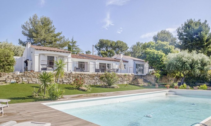 La Cadiere-d'Azur Villa | Villa in La Cadière-d'Azur with Private Pool