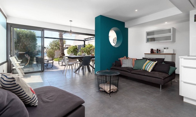 Le Grau-Du-Roi Villa | Villa in Le Grau du Roi with Stunning Sea Views