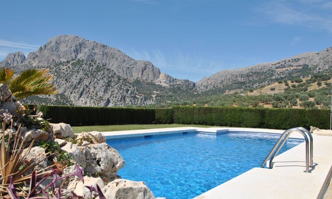 Alfarnatejo Cottage | Villa in Málaga with Stunning Views