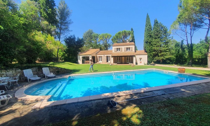 Fuveau Villa | Villa in Provence, large swimming pool, 4000m² garden, quiet location, 25min from the sea.
