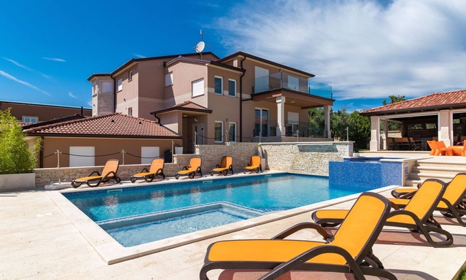 Valtura Villa | Villa in Pula with Pool near Roman Arena