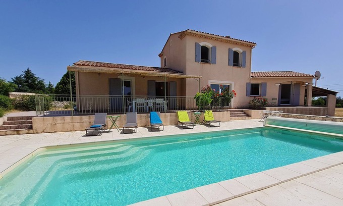 Simiane-la-Rotonde House | Villa in the countryside with heated pool