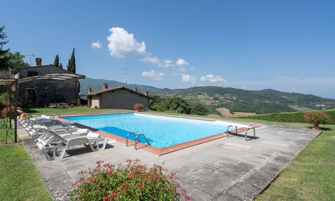 Dicomano Villa | Villa in Vicchio with 4 bedrooms sleeps 10