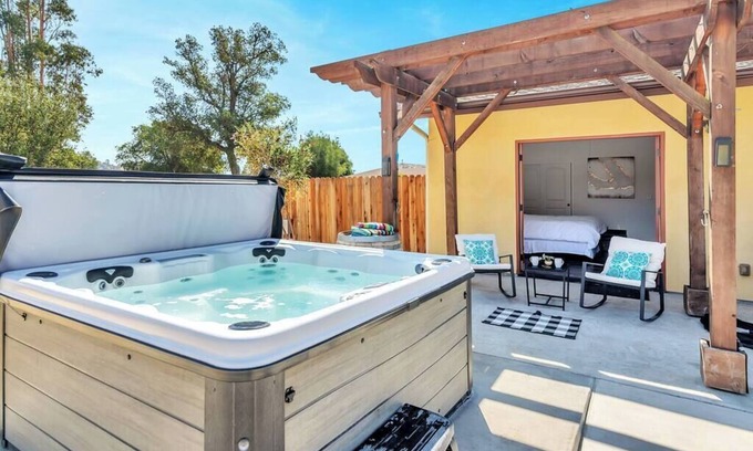 Atascadero Villa | Villa in Wine Country, King Beds & Jacuzzi