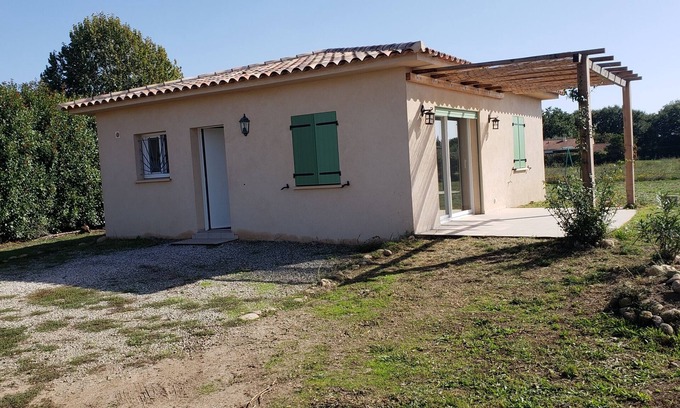 Ghisonaccia Villa | Villa Indépendante, 5 Minutes en Voiture des Plages. Avec Jardin