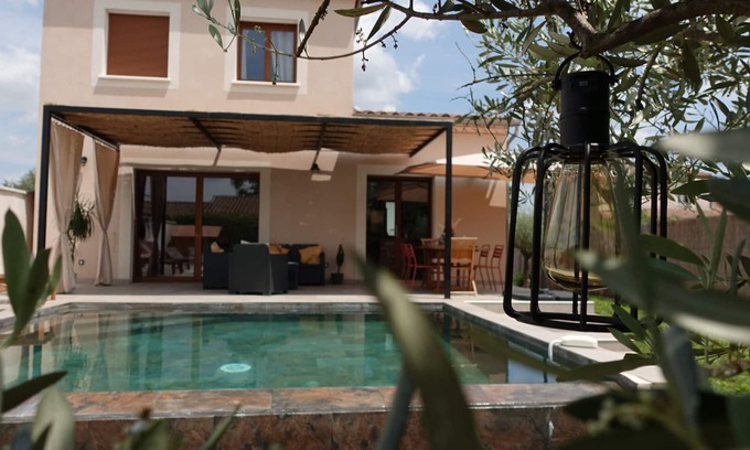 La Calmette Villa | Villa Indépendante Tout Confort, Piscine Privée