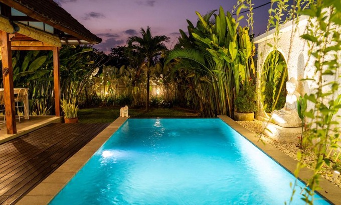 Babakan Villa | Villa Innerbloom stylish 2BR with large pool & garden