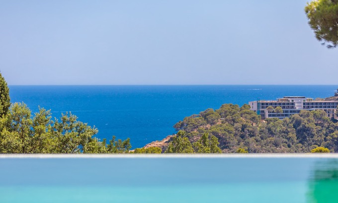Aiguablava Villa | "Villa Irina in Begur: Luxury and Sea Views Near the Beach"