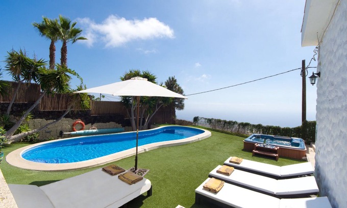 Adeje Villa | Villa Isabel by Tenerife Villas Online