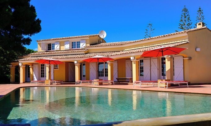 Isolella Villa | Villa ISOLELLA - 4 bedrooms, Presqu'ile de L'ISOLELLA, swimming pool, beach access