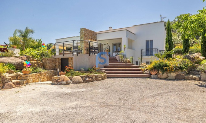 Lascari Villa | Villa Irene super deluxe, for a relaxing vacation