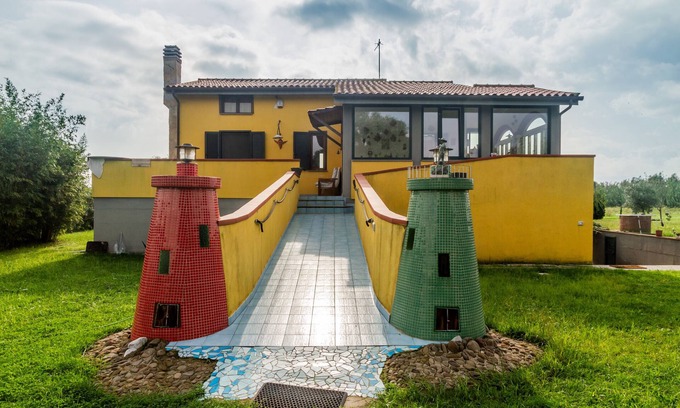 Castiglione della Pescaia Villa | Villa 'Paradiso' with Private Terrace, Private Garden and Wi-Fi
