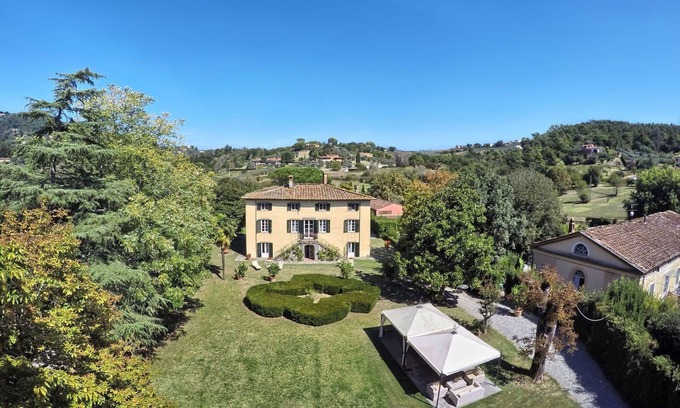 Lucca Villa | Villa in San Concordio Di Moriano with 10 bedrooms sleeps 20