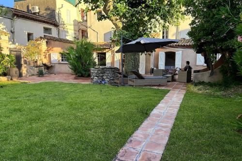 Antibes Old Town Villa | Villa jardin secret centre-ville d'Antibes