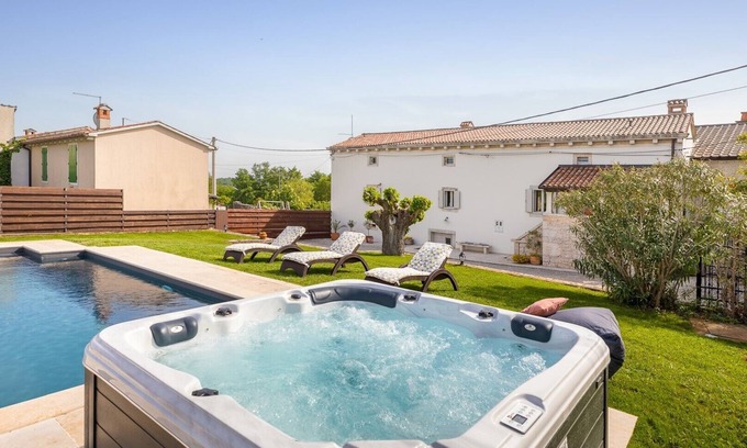 Visnjan Villa | Villa Jona - Lovely villa with private pool, playroom and outdoor playground for kids