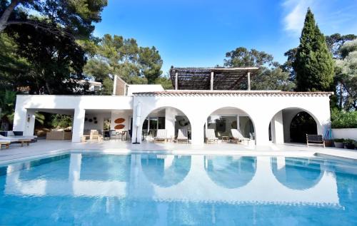 La Croix-Valmer Villa | Villa Josida - piscine & luxe à la plage - à 200m!