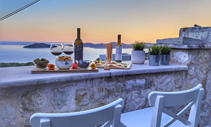 Brsecine Villa | Villa Kanada - Two-Bedroom House with Terrace and Sea View