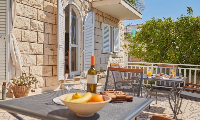 Montovjerna House | Villa Kate Dadic