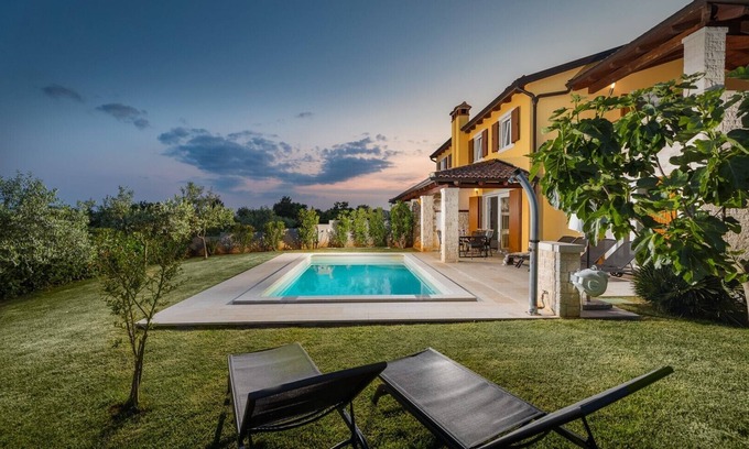 Susnjici Villa | Villa Katharina with pool and sauna