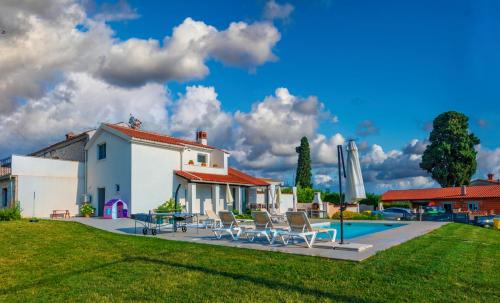 Butkovici House | Villa Kati Bati, a perfect summer villa with pool