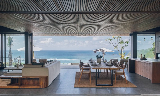 Praya Barat Villa | Villa Keluarga at Tampah Hills