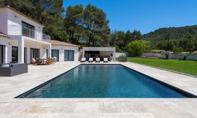 Cuges-les-Pins Villa | VILLA KOÏ CASTELLET*PISCINE*SPA*SALLE DE SPORT*CINÉMA*