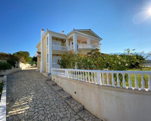 Metaxata Villa | Villa Kourkoumelata
