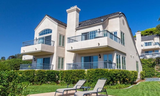 Del Mar Resort | Villa l'auberge with amenities and walking distance to beach