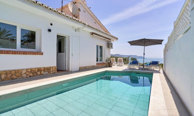 Chimenea Villa | Villa 'La Chinita' with Sea & Mountain View, Pool and Wi-Fi