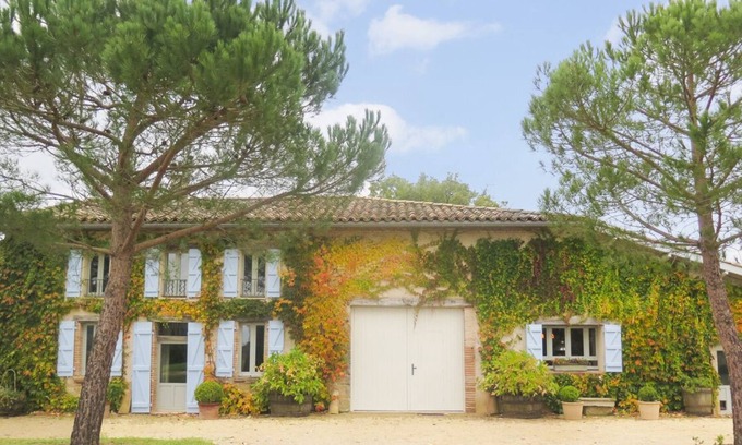 Montdurausse Villa | Villa La Plaine - Four Bedroom Villa, Sleeps 8