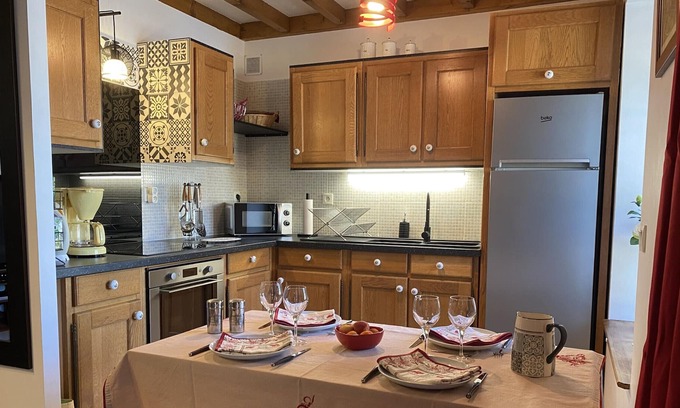La Tour-dʼAuvergne House | Villa La Tour-d'Auvergne, 2 bedrooms, 4 persons