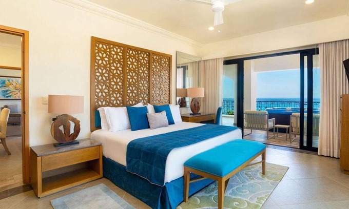 Zona Hotelera Resort | Villa La Valencia Resort Two Bedroom Condo Christmas Week 2 units available