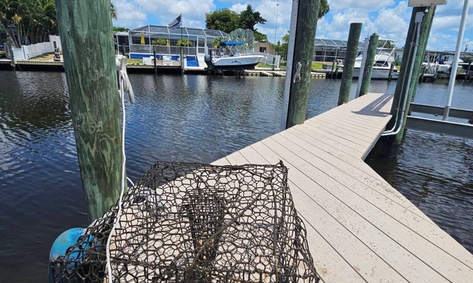 Lochmoor Waterway Estates Villa | Villa Lakeview - 3 Bed/3 Bath Waterfront Pool Home w/2 Boat Lifts
