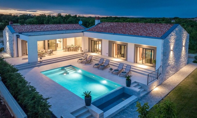 Kurili Villa | Villa Lastine - Beautiful Newly Built Modern Villa with Private Pool Near Rovinj