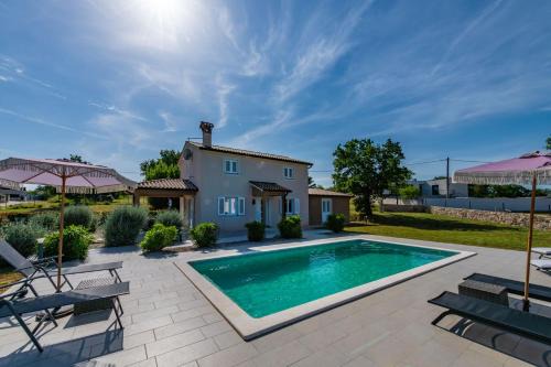 Kapelica House | Villa Laura, a charming and private villa near the sea