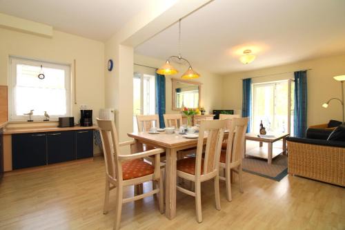 Ostseebad Kuhlungsborn Apartment | Villa Laura Cottage Fewo 104