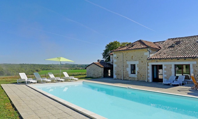Mainzac Villa | Villa Le Breuil – Family-friendly villa with pool and views in the Charente